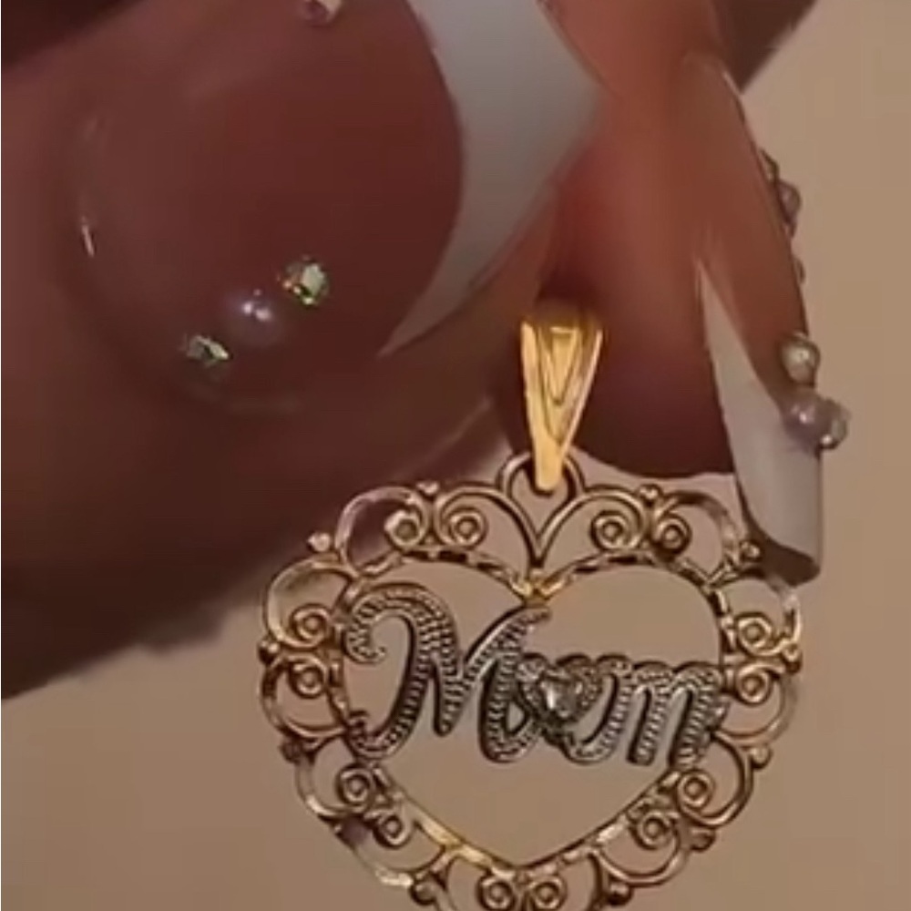 Charm - Picture 3 of 4